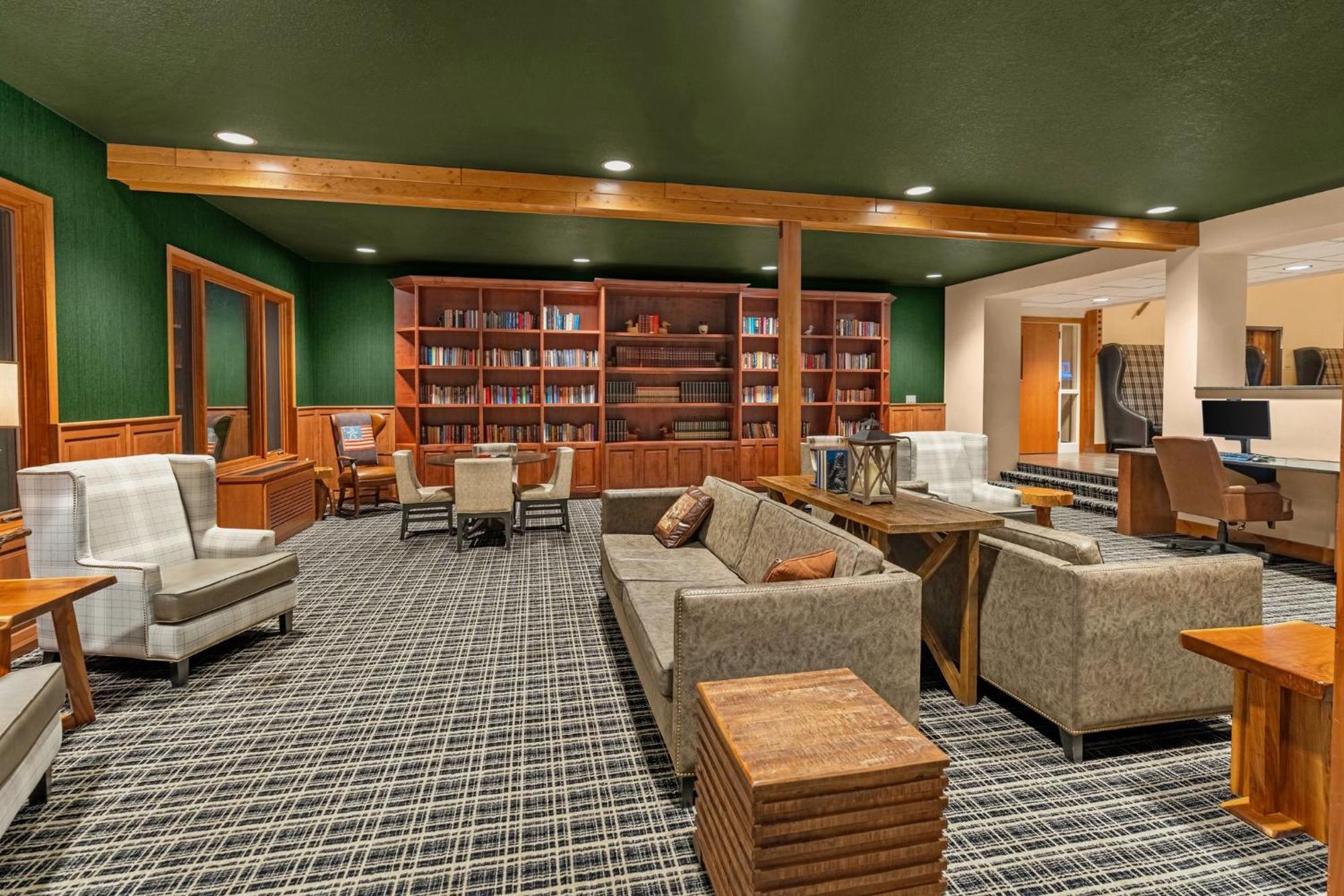 Holiday Inn Express & Suites Hayward By Ihg Exterior foto