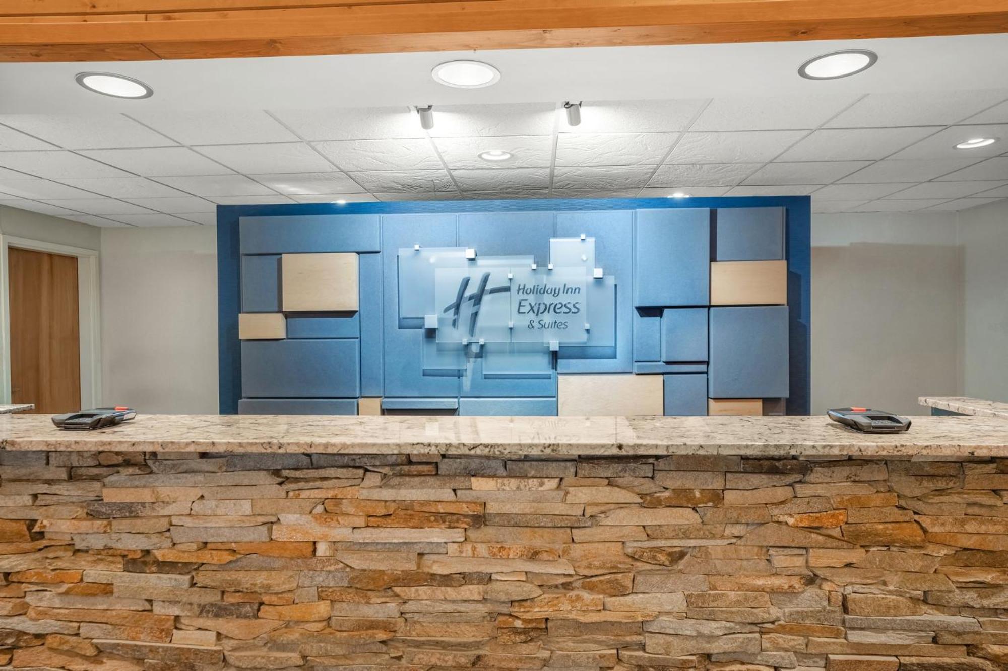 Holiday Inn Express & Suites Hayward By Ihg Exterior foto